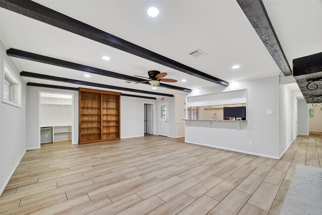 Building Photo - 1810 Indian Shores Rd