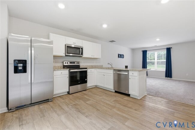 Building Photo - 3605 Roselawn Ter
