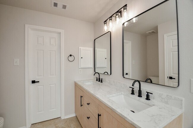 Building Photo - 6458 Calgary Woods Ln