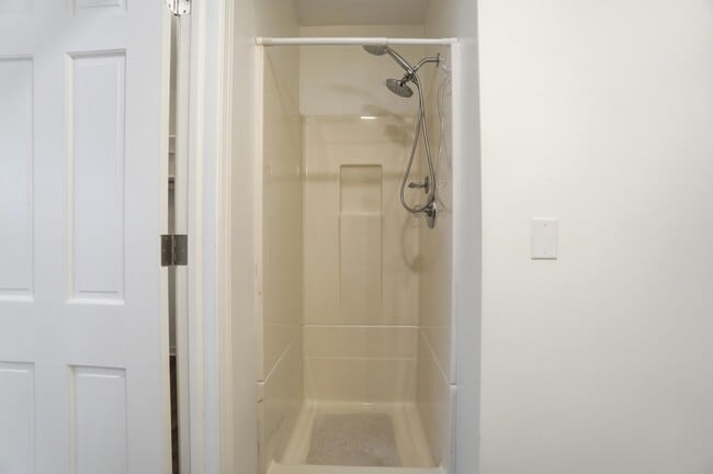 Building Photo - 7214 Winnebago Dr