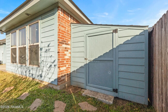 Building Photo - 110 Olivewood Dr