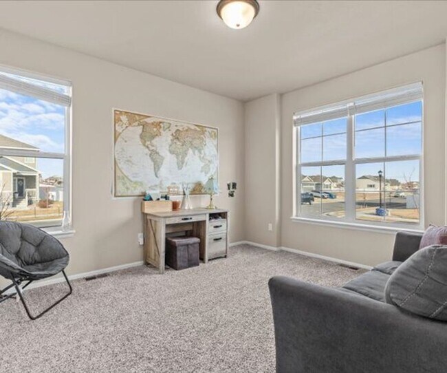 Building Photo - Modern 4-Bedroom Home in Desirable Promontory Neighborhood - Pet Friendly