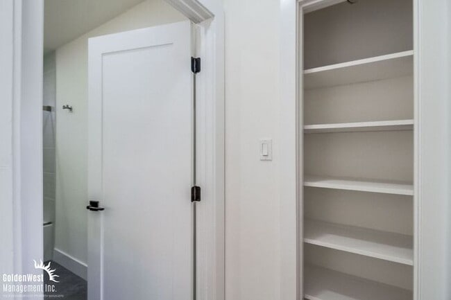 Building Photo - Fully Remodeled 3Bdm 2Ba Home in the Heart of Serra Mesa!