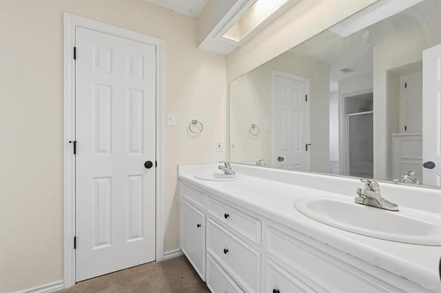 Building Photo - 2145 Willow Pl