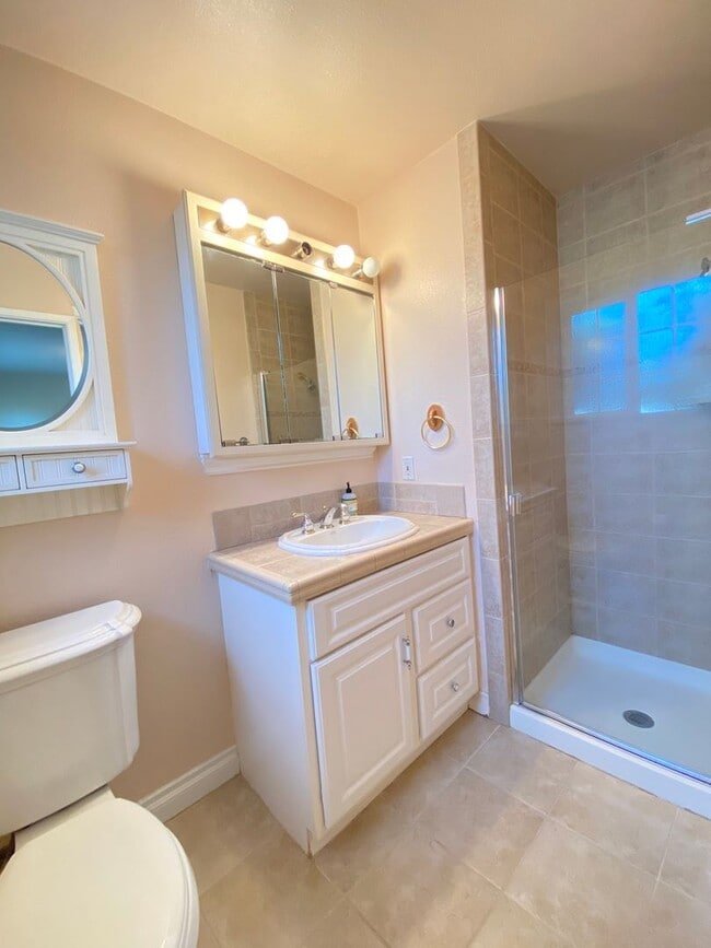 Building Photo - 3 Bed 2 Bath Single Family Home In Concord