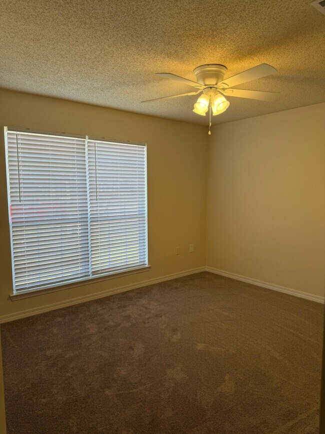 Building Photo - 4227 Shadow Ln