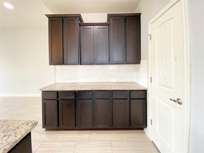 Building Photo - 414 Field Corn Ln