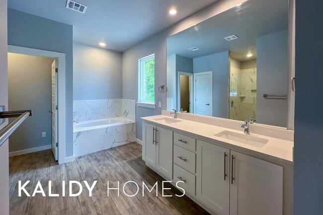 Building Photo - 12624 E Hefner Rd