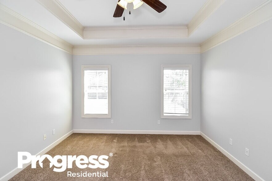 Building Photo - 4378 Bloombury St