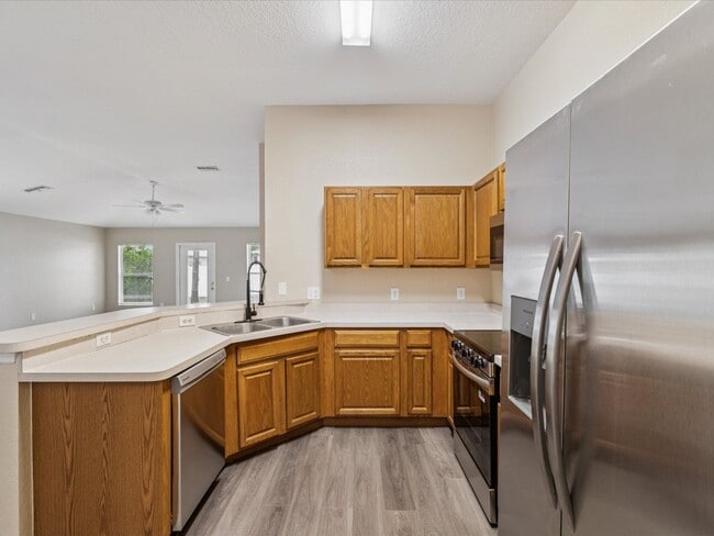Building Photo - Don't Miss This Move-in Ready 4/2/2
