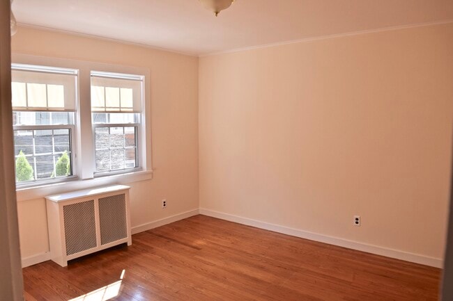 Building Photo - 5 Prescott Ave