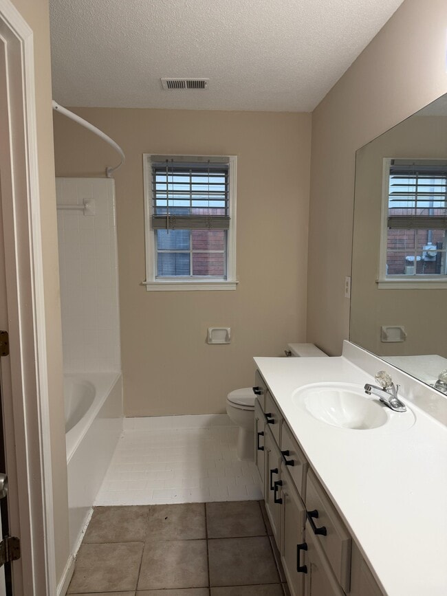 Building Photo - 6893 Snyder Rd