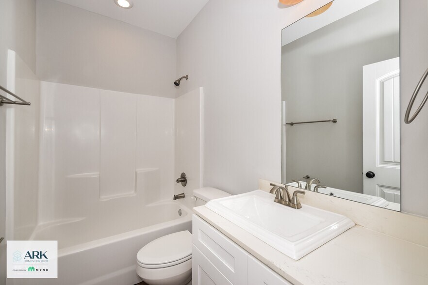 Building Photo - 21 Greyfield Dr