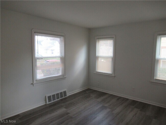 Building Photo - 12213 Mortimer Ave