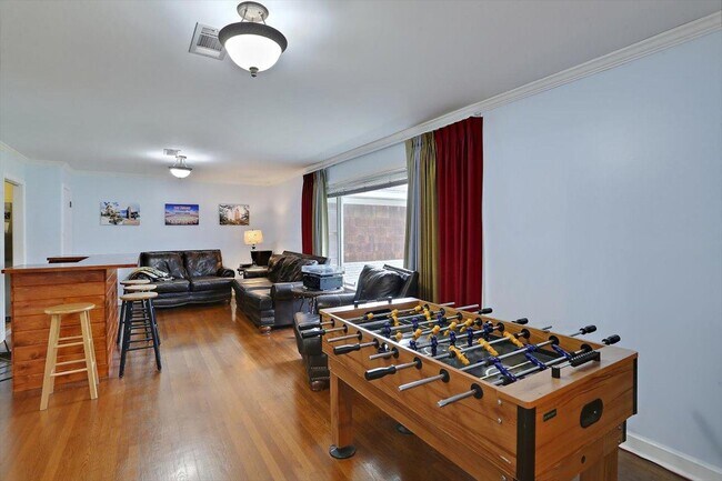 Building Photo - 1315 Kimwood Dr