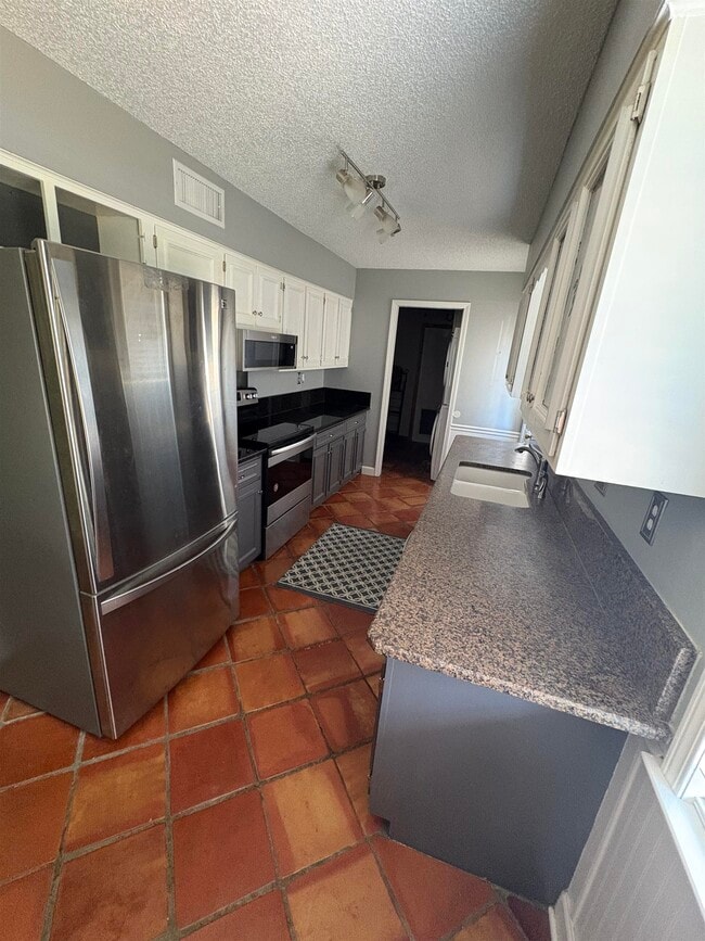 Building Photo - 1150 Tararidge Dr