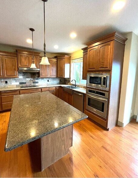 Building Photo - 1163 SW Binford Lake Pky