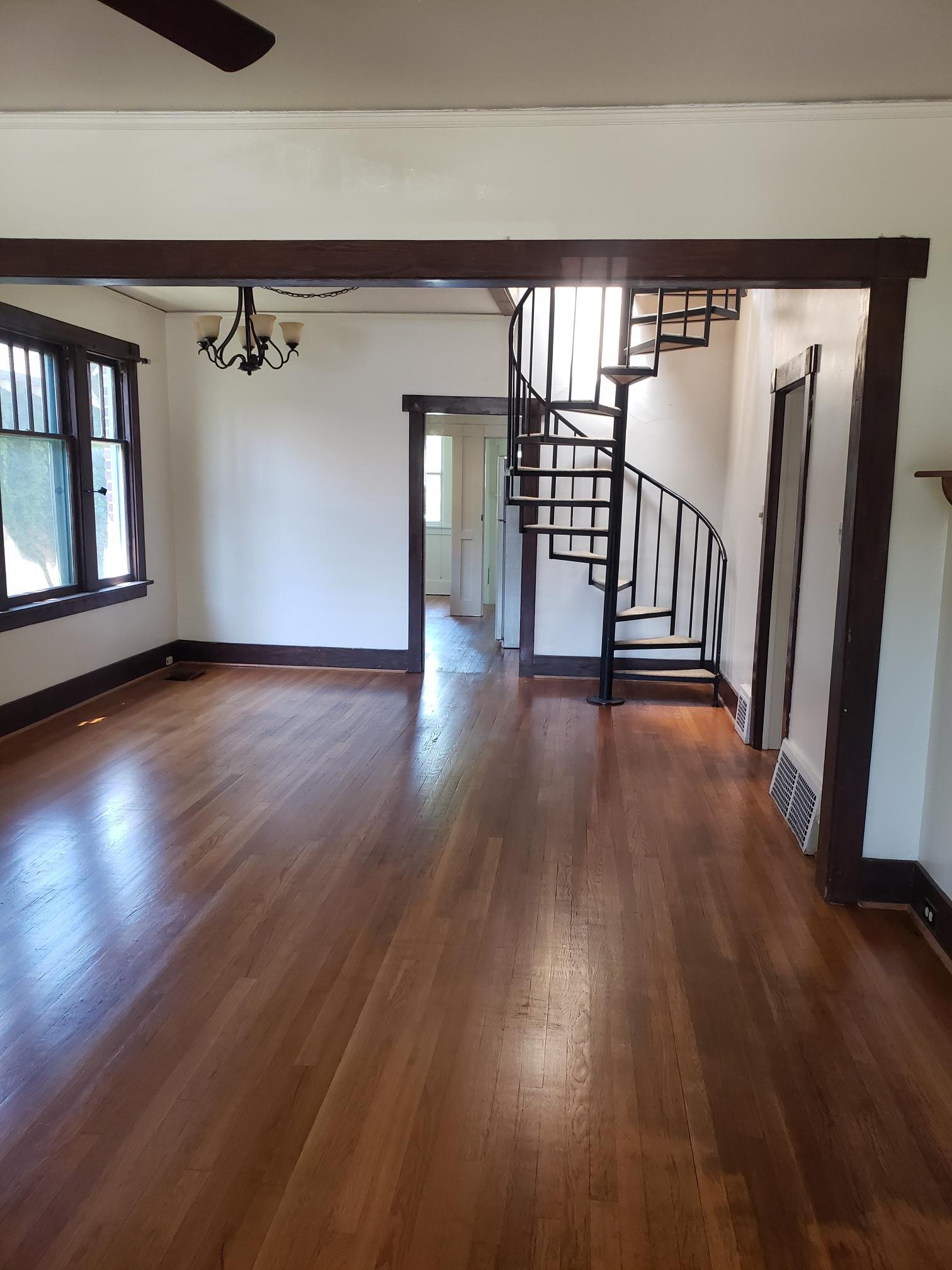 Building Photo - 371 Corona St