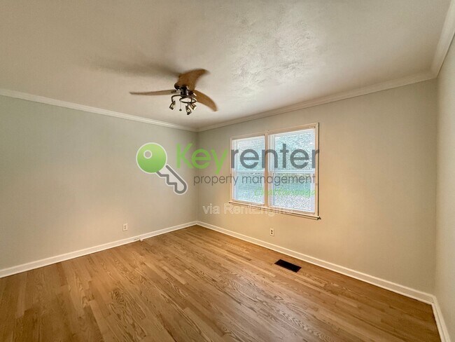 Building Photo - 4803 Orchard View Dr