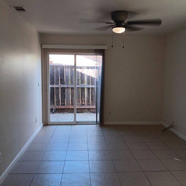 Building Photo - 891 St Andrews Dr