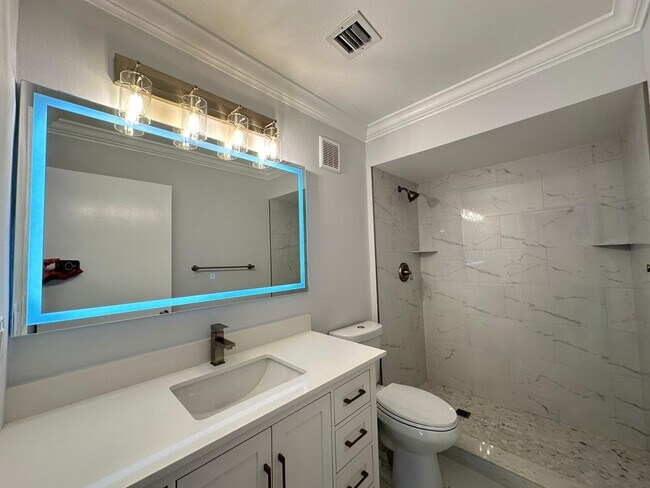 Building Photo - PGA National Beautiful 2 Bedroom 3 Bath Co...