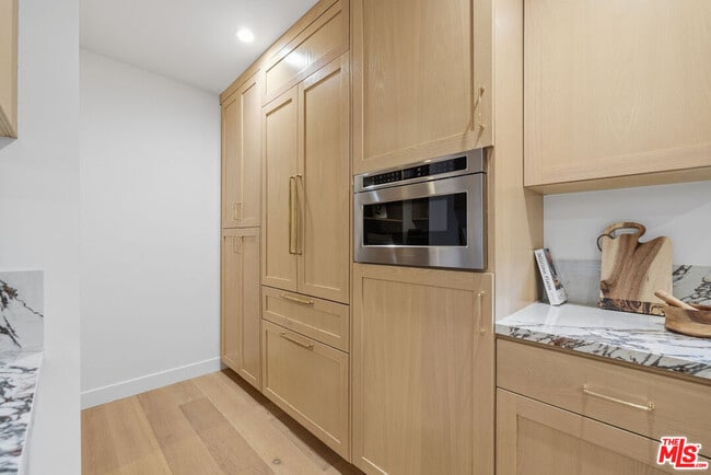 Building Photo - 4525 Greenbush Ave