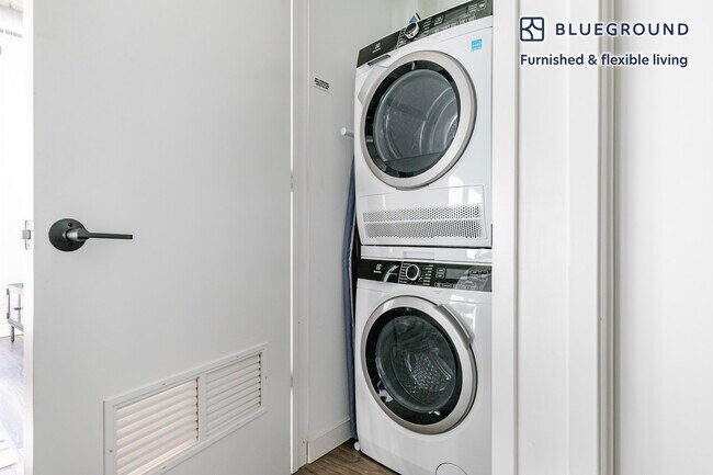 Building Photo - 61 W Erie St