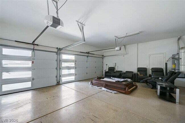 Building Photo - 3800 Beacon Point St