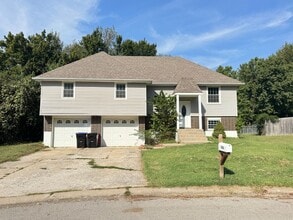 Building Photo - short term lease available