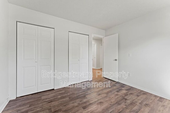 Building Photo - 924 Tradewind Dr