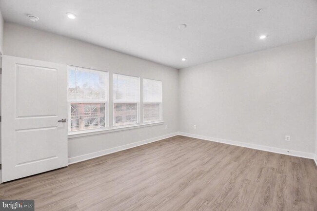 Building Photo - 1601 Potomac Shores Pkwy