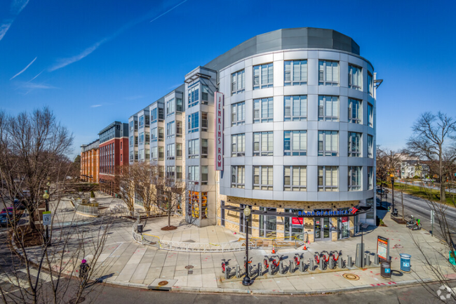 Building Photo - 1391 Pennsylvania Ave. SE