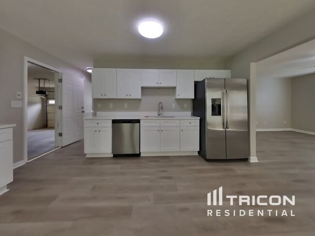 Building Photo - 6526 Revena Ct