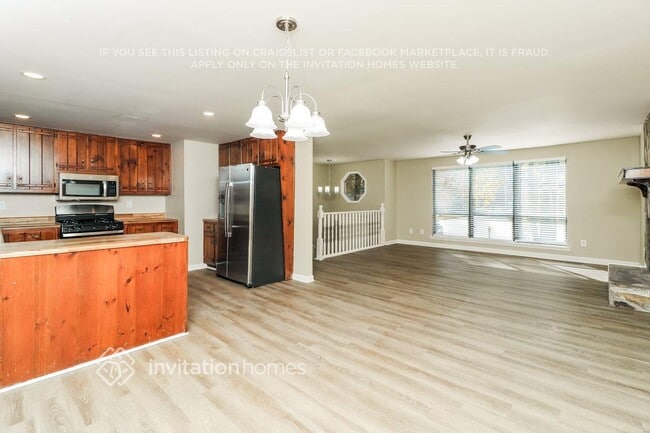 Building Photo - 6118 Pine Dale Ln
