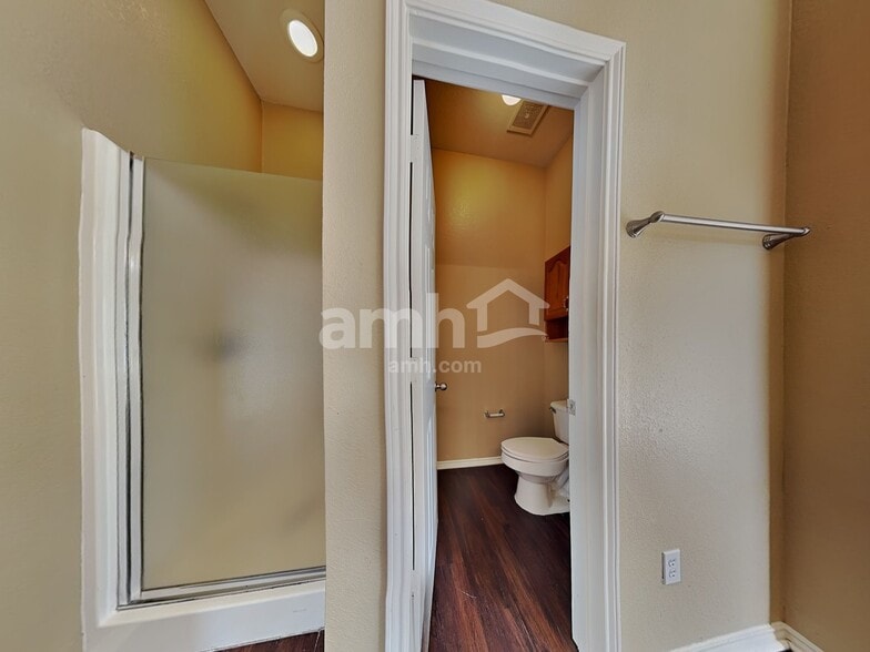 Building Photo - 1606 Windcastle Dr