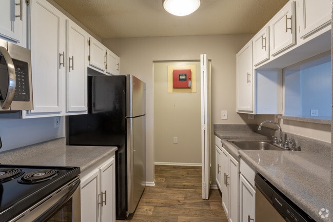 1BR,1BA - Elevate 5050