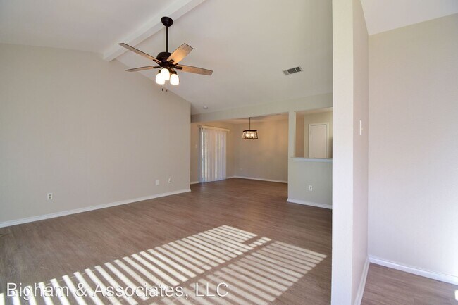 Building Photo - 3 br, 2 bath House - 12700 Lasalle Dr