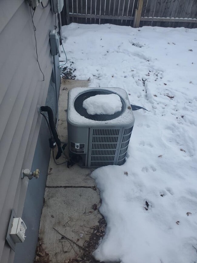 Building Photo - 439 S Illinois St