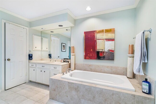 Building Photo - 12433 Montego Plaza