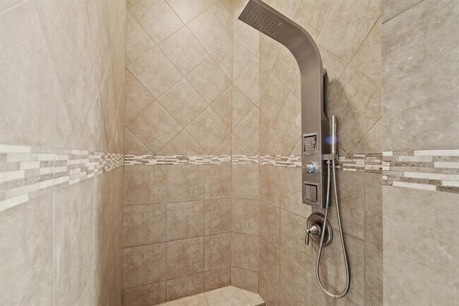 Building Photo - 6006 Madrone Meadow Dr