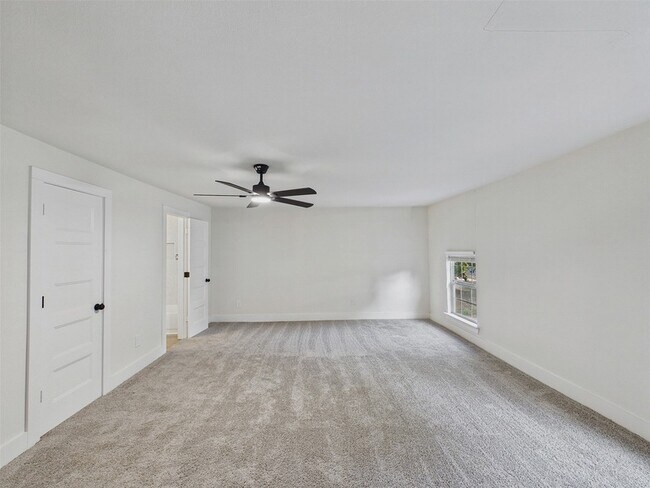Building Photo - 6405 Seco Blvd