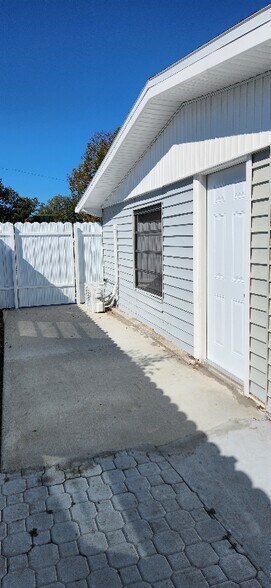 Building Photo - 5411 Spaatz Ave