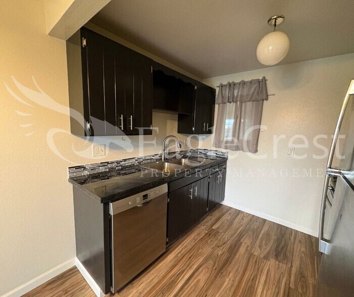 Building Photo - 1816 Evergreen St