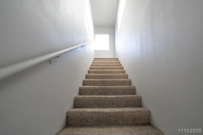 Building Photo - Ho’opili Gem Townhouse – 2-Bed, 2-Bath Ups...