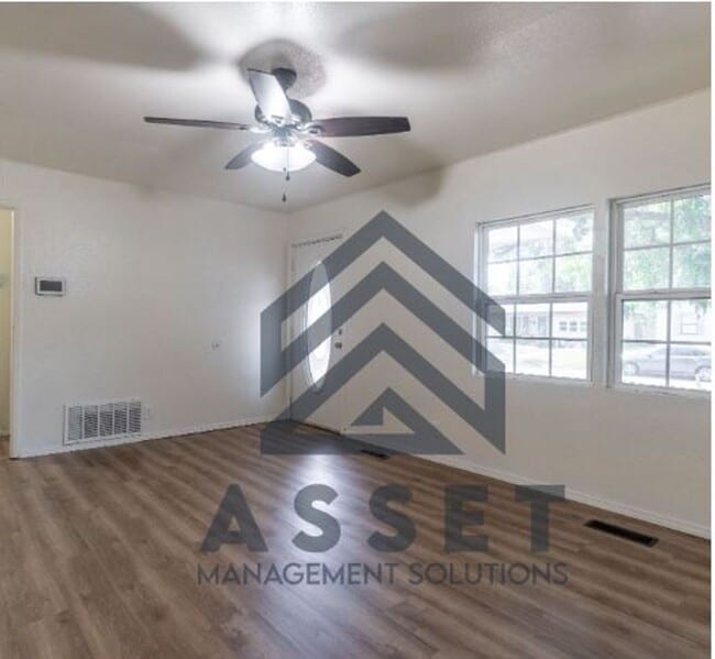 Building Photo - 4 Bedroom Available for Lease & Rent to Own!