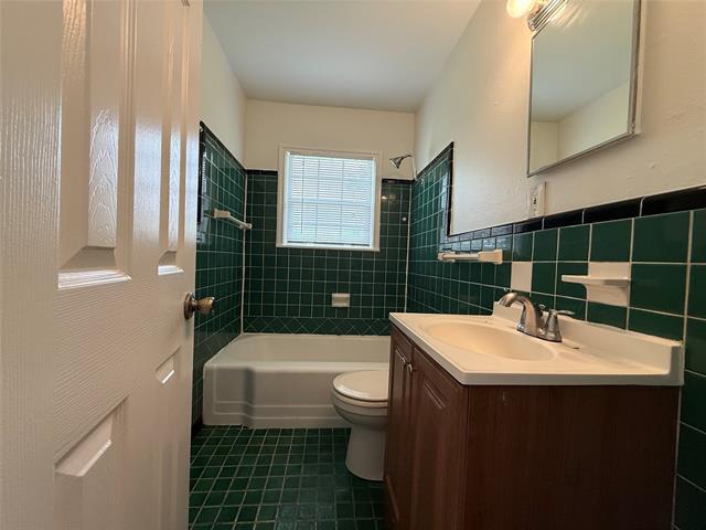 Building Photo - 3205 Elva Ave