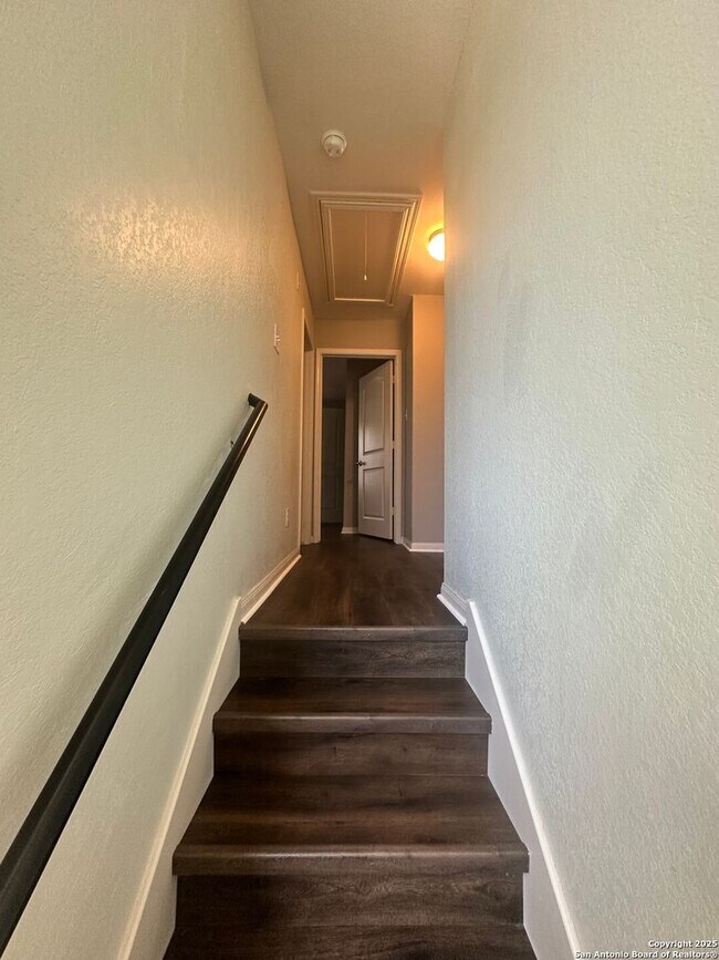 Building Photo - Move in Ready home in Foster Meadows For R...