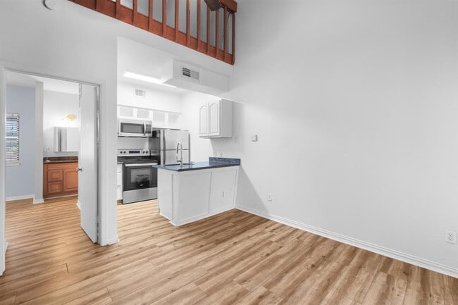 Building Photo - 2714 Nueces St