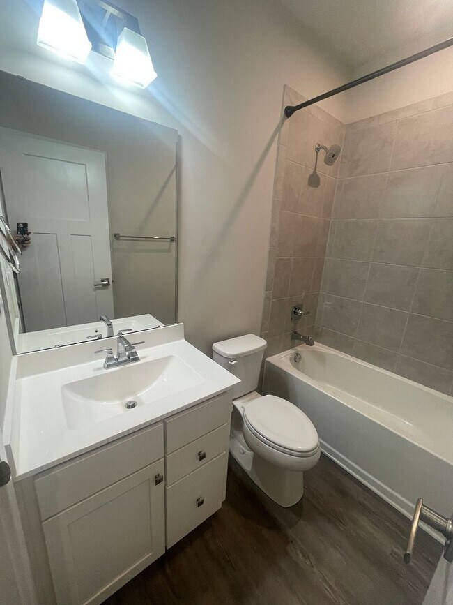 Building Photo - Luxury 3BR Townhome in Langtree- Modern Finishes & Prime Location!