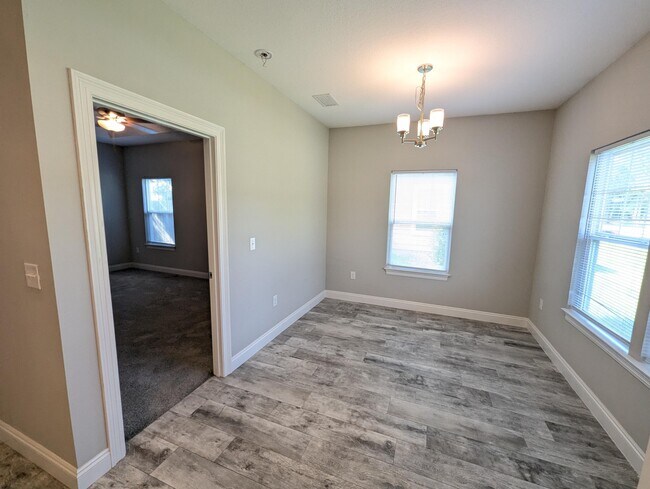 Building Photo - 2219 Wind Trace Rd N